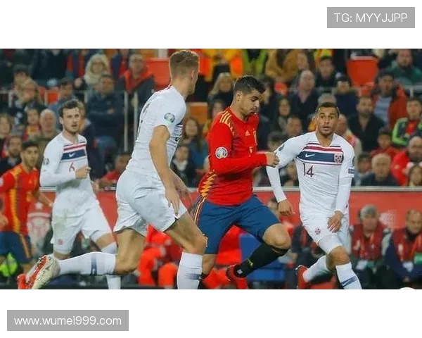 齐达内与恩里克西甲战术博弈解读:战术革命与兵法对决的深度剖析 齐达内与恩里克西甲战术博弈解读:战术革命与兵法对决的深度剖析